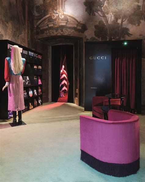 gucci decor milano aperto fino|Gucci ha aperto un Circolo a Milano .